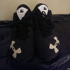 Boys baseball cleats